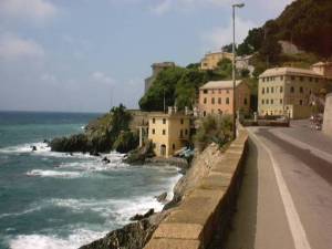 Xtrallusion photo library of independent, self-guided walking and sightseeing holidays in Italy. Pictures, images, photos and photographs taken along the way of this 1-day walking itinerary, to give you a visual impression of the day's walk.